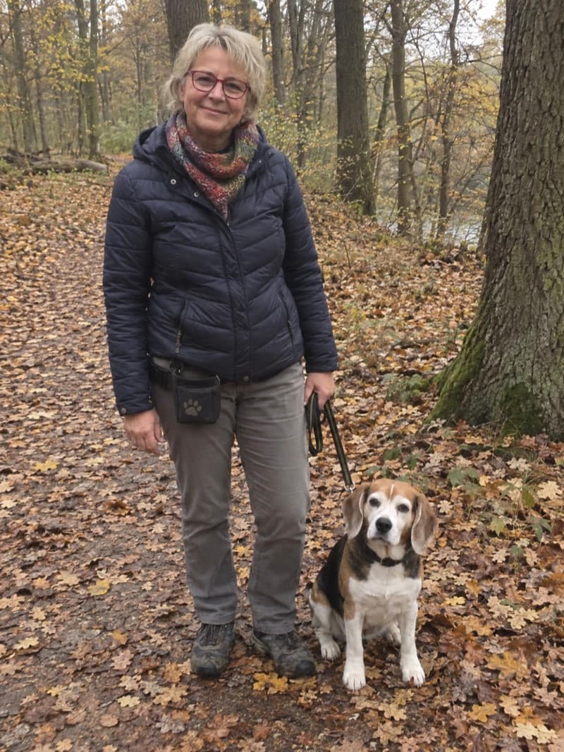 Sabine Krüger vom DoggoPlan-Trainerteam